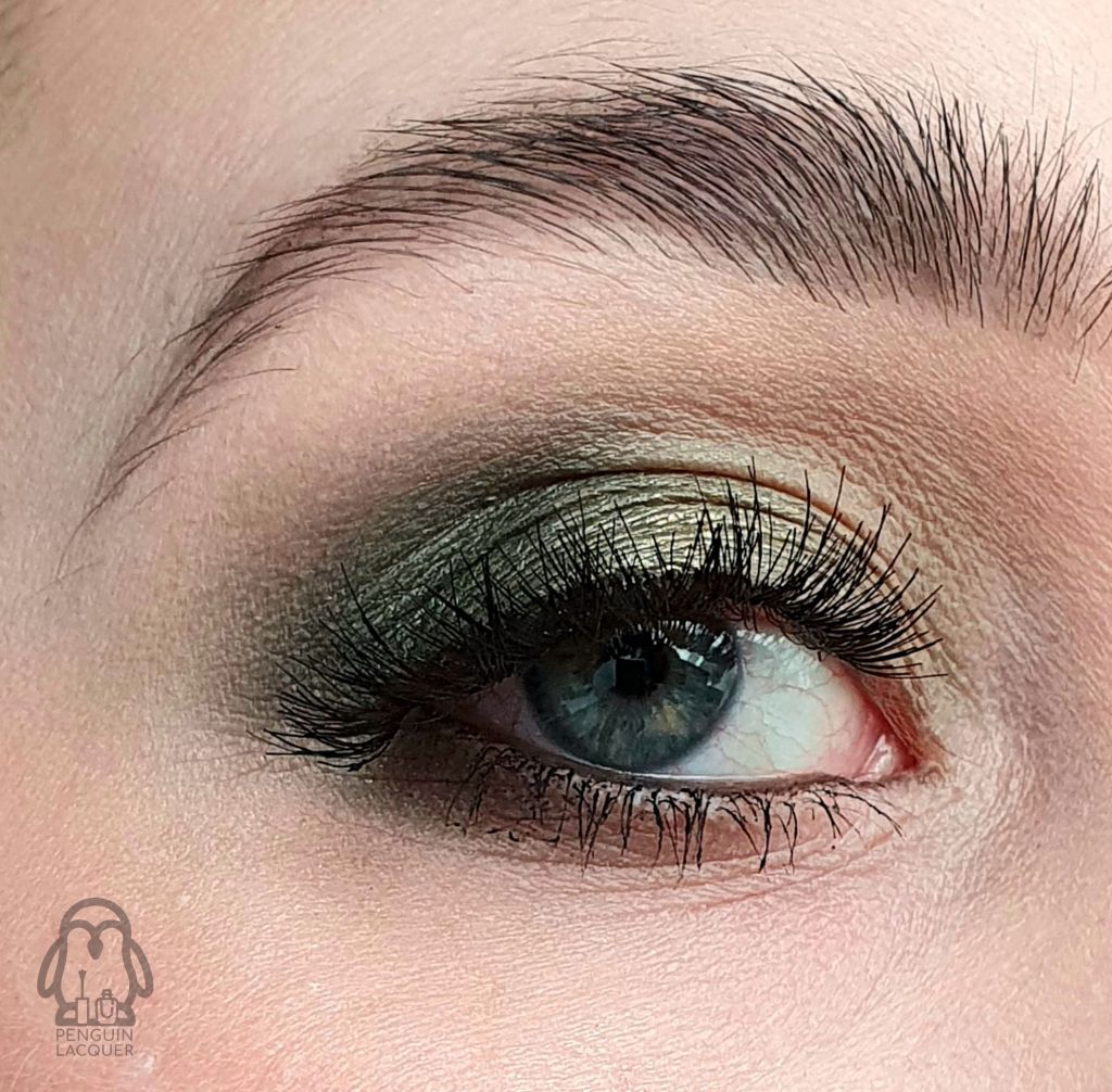 essence hallo berlin palette makeup grün